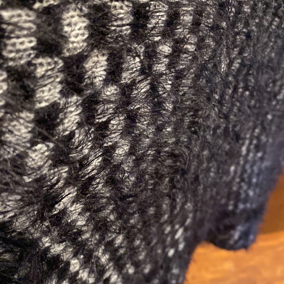 Fun! ijeans by Buffalo Fuzzy Sweater - Picture 6 of 9